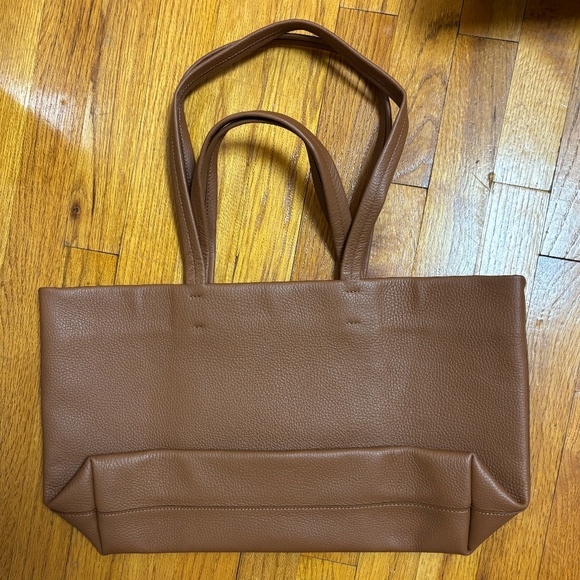 Cuyana - Small Easy Tote, Caramel - Picture 3 of 3
